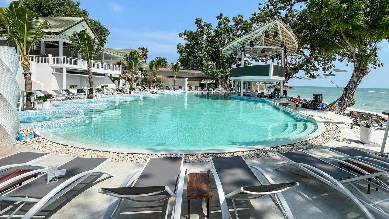 Ark bar Beach club